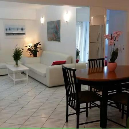Flor De Mayo,Apt In Alimos Near The Sea Athén Kültér fotó